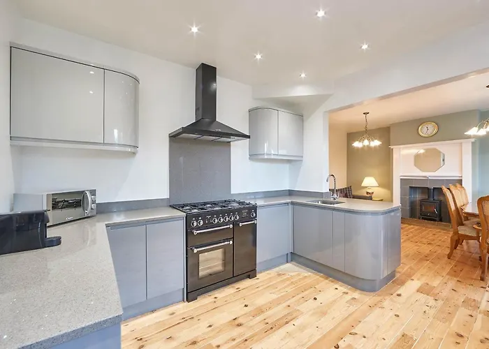 Holiday home Host & - Puffin House