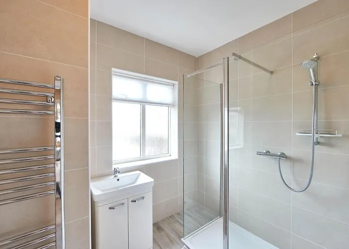 Host & - Puffin House