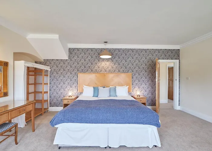 Host & - Puffin House Holiday home *