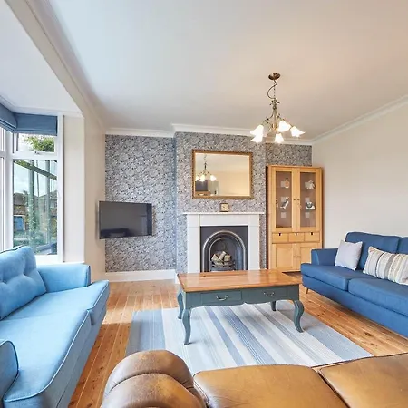 Host & - Puffin House *