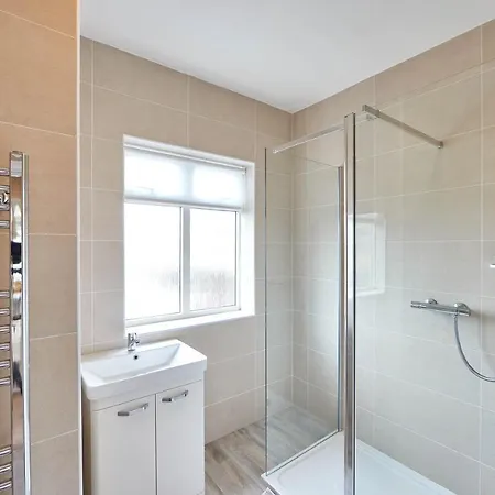 Host & - Puffin House