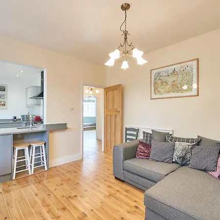 Holiday home Host & - Puffin House