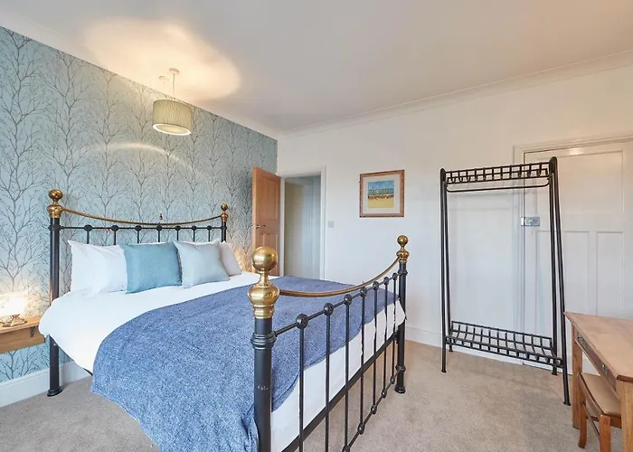 Host & - Puffin House *